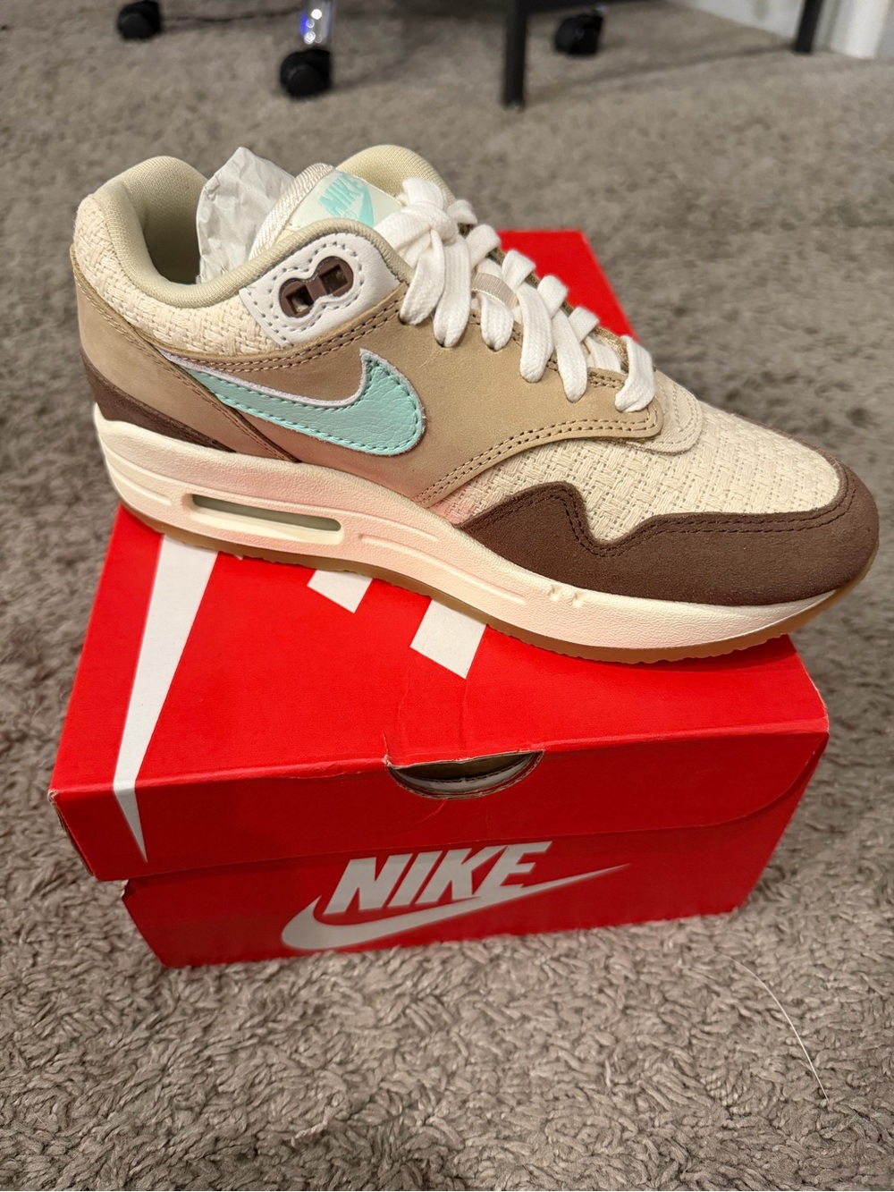 Nike Women's Cream, Brown and Mint Green Retro Air Max Sneaker